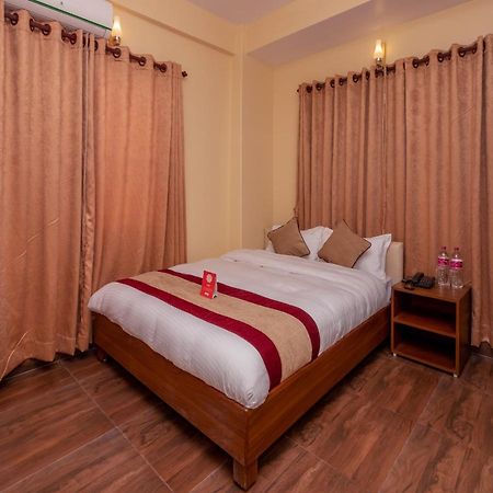Oyo 253 Hotel Pinnacle Pokhara Extérieur photo