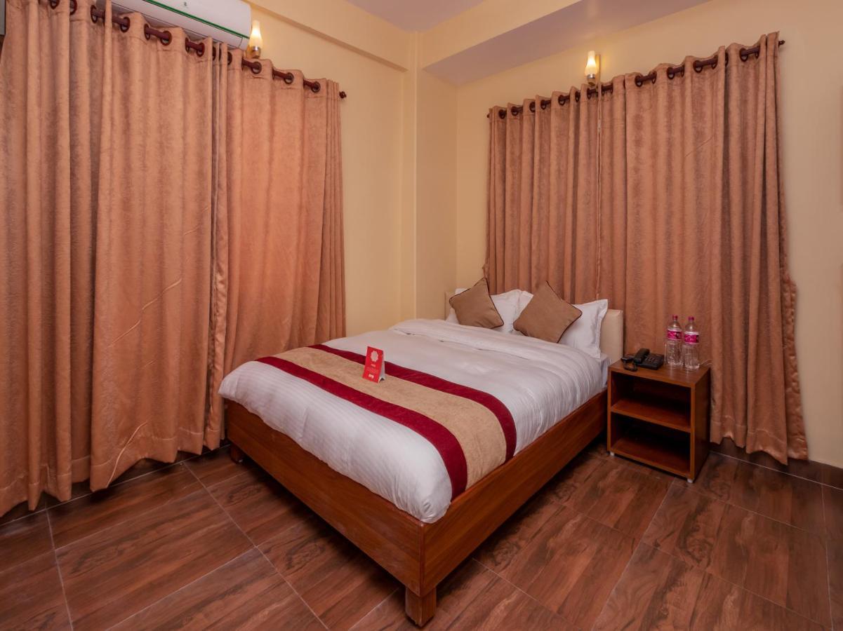 Oyo 253 Hotel Pinnacle Pokhara Extérieur photo