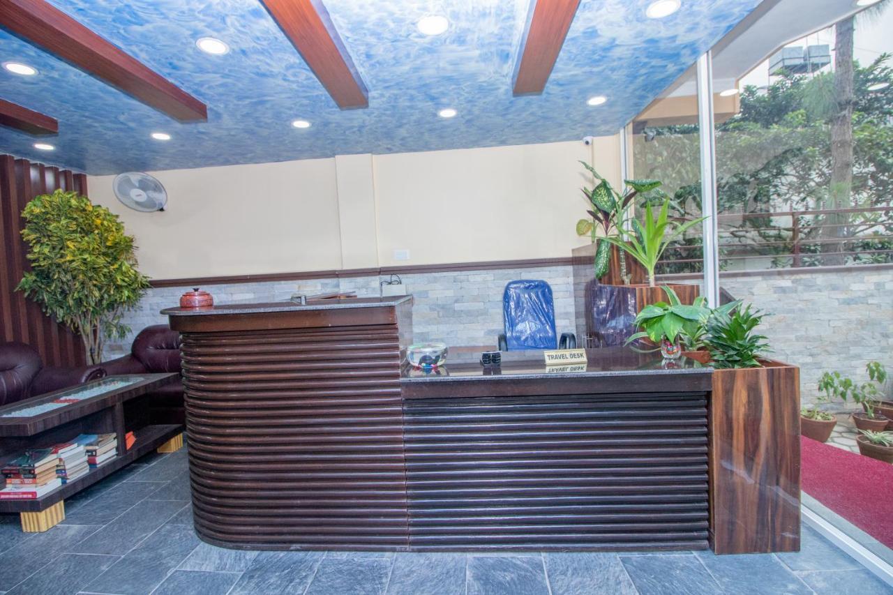 Oyo 253 Hotel Pinnacle Pokhara Extérieur photo