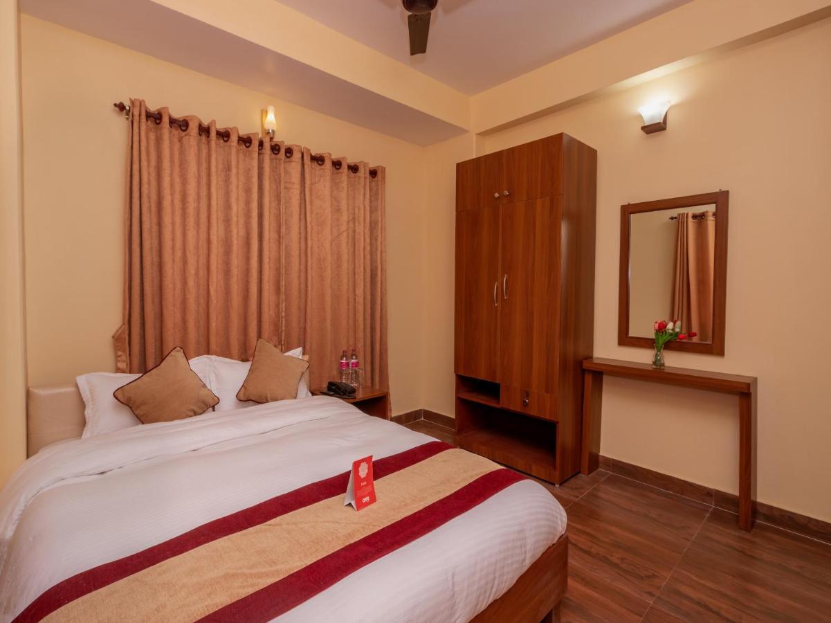 Oyo 253 Hotel Pinnacle Pokhara Extérieur photo