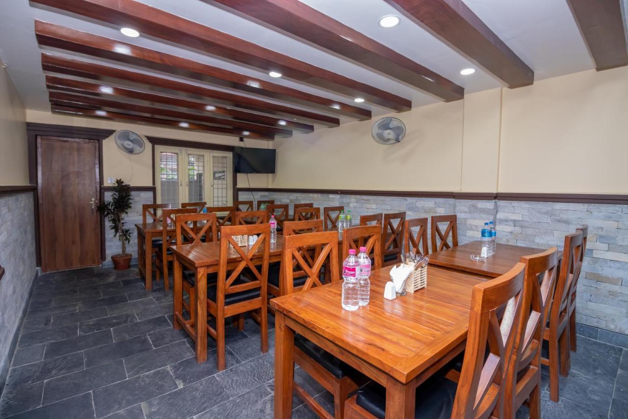 Oyo 253 Hotel Pinnacle Pokhara Extérieur photo