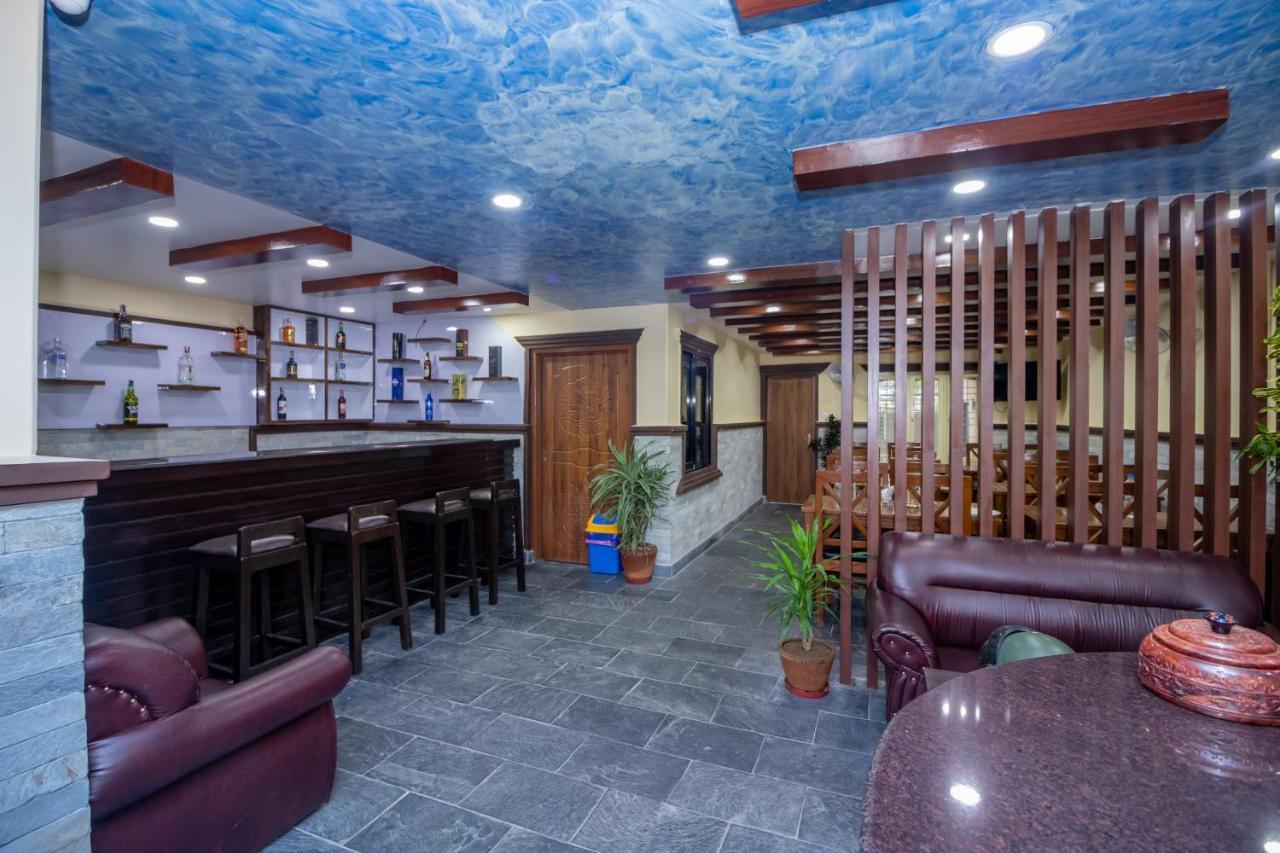 Oyo 253 Hotel Pinnacle Pokhara Extérieur photo