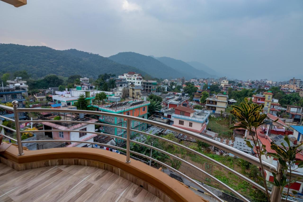 Oyo 253 Hotel Pinnacle Pokhara Extérieur photo